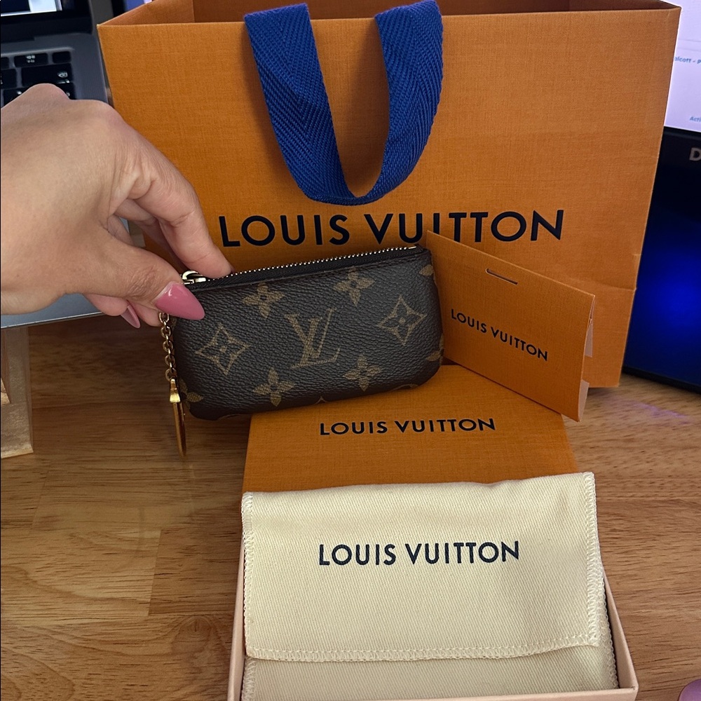 Louis Vuitton Brown Monogram Key Holder - Picture 6 of 6